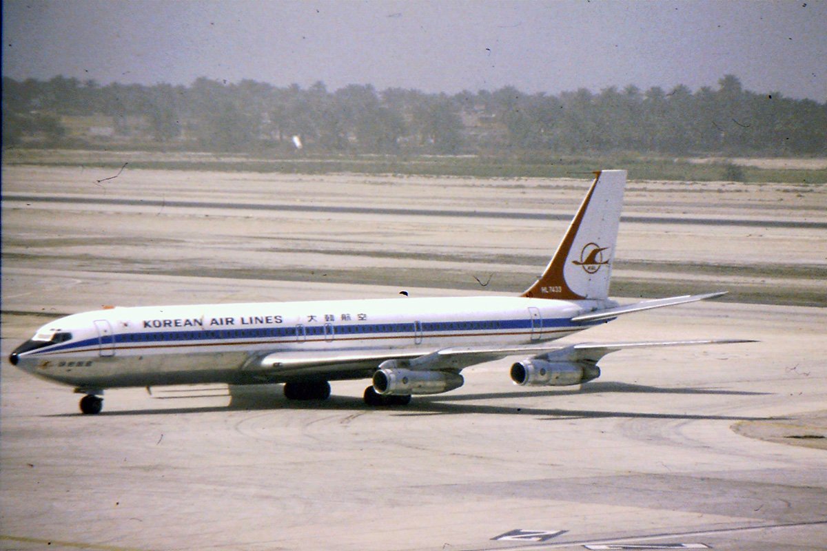 Korean Air Boeing 707.